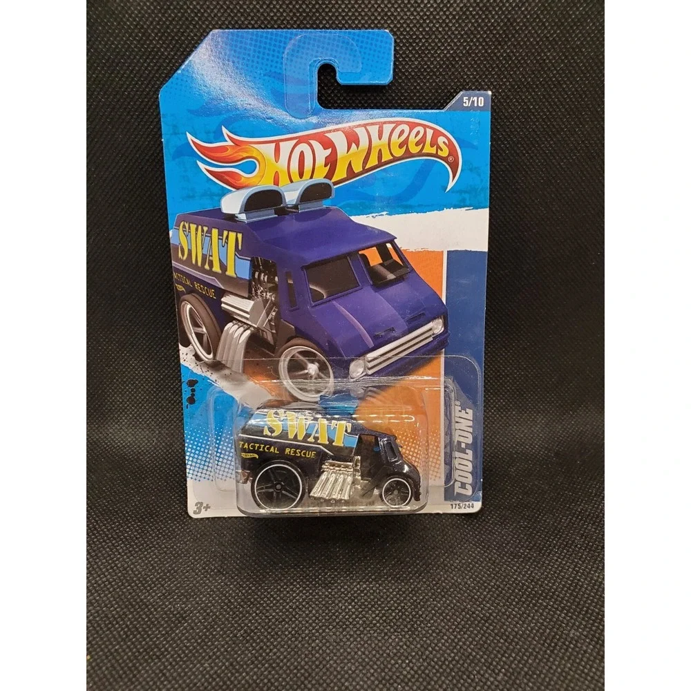 Hot Wheels SWAT Aero Pod Tactical Rescue Vehicle #5 NEW